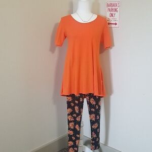 LULAROE 2 PIECE SZ XS TUNIC WITH LEGGINGS